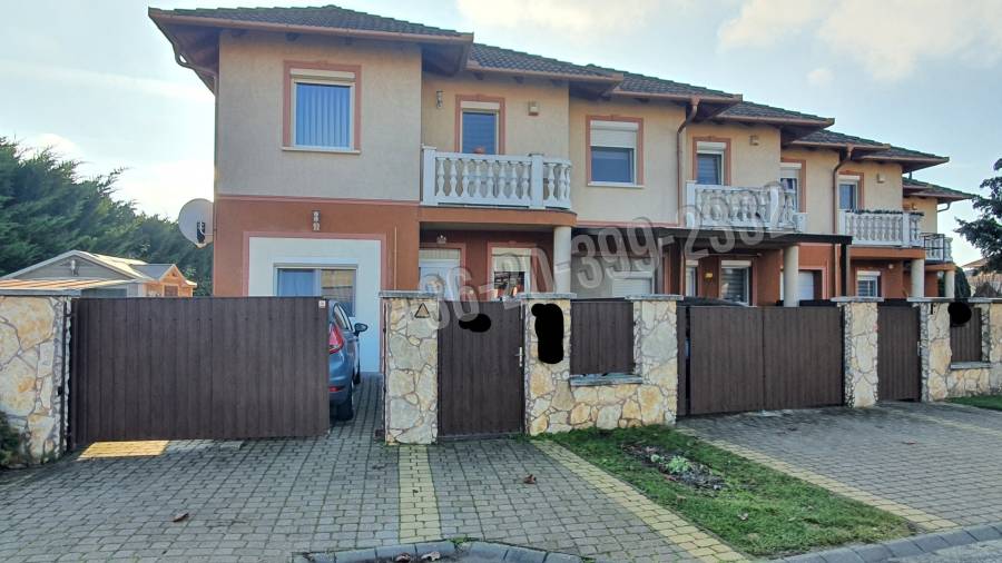 eladó sorház, Vecsés